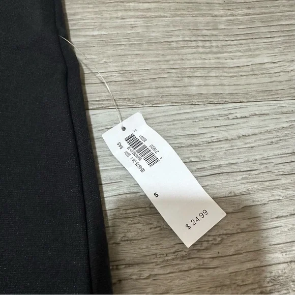 Old Navy High Waisted Pixie Skirt - Picture 4 of 7